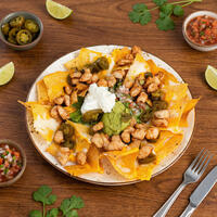 CHICKEN NACHOS