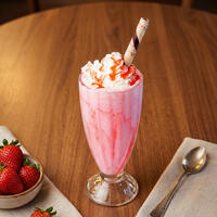 STRAWBERRY MILKSHAKE